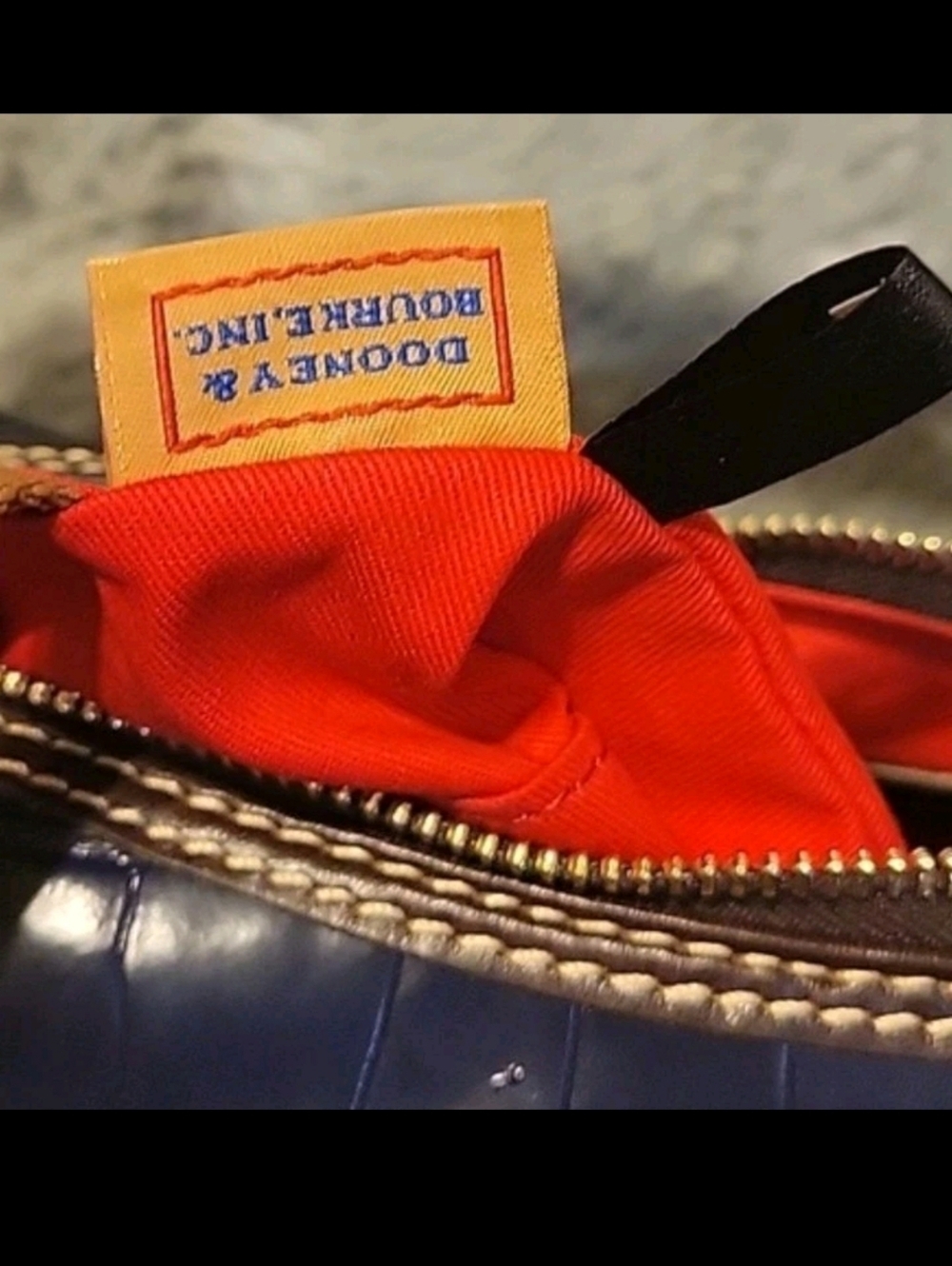New Dooney & Bourke Oakdale Paige Crocodile Embossed Crossbody Midnight Blue - Picture 11 of 14